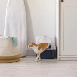 IRIS USA Enclosed With Front Door Flap & Scoop Cat Litter Box -Furry Feast 231660 PT6. AC SS1800 V1680812032